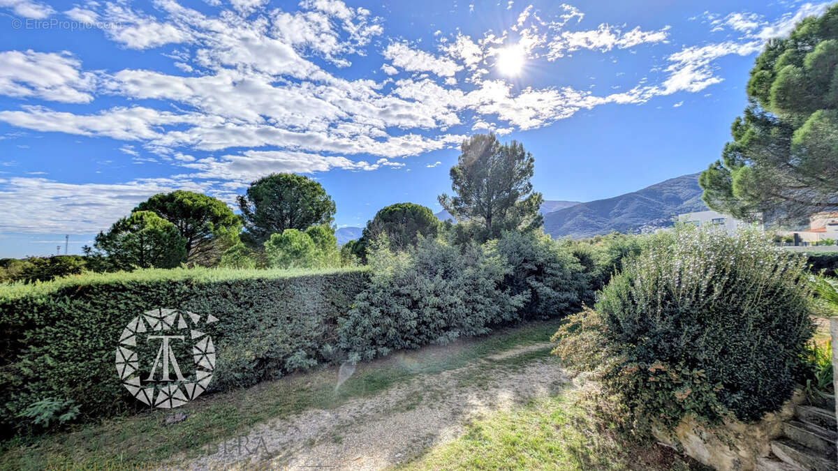Maison à VILLELONGUE-DELS-MONTS