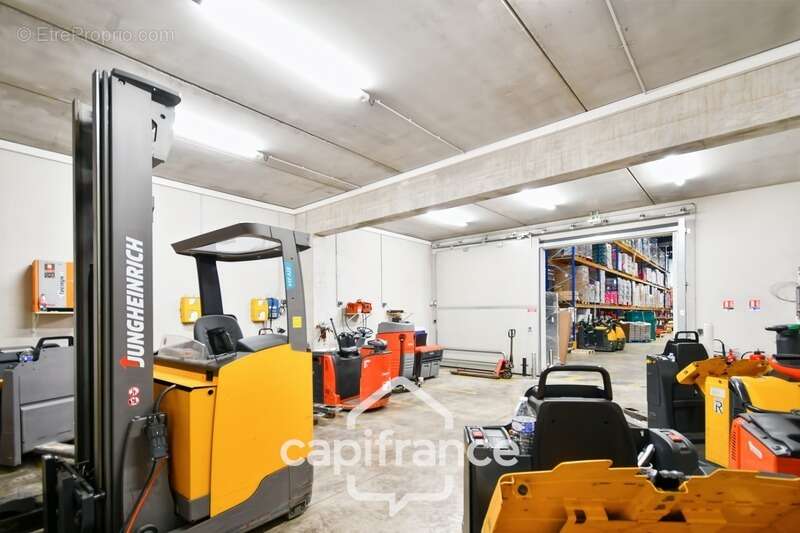 Commerce à VIRAZEIL