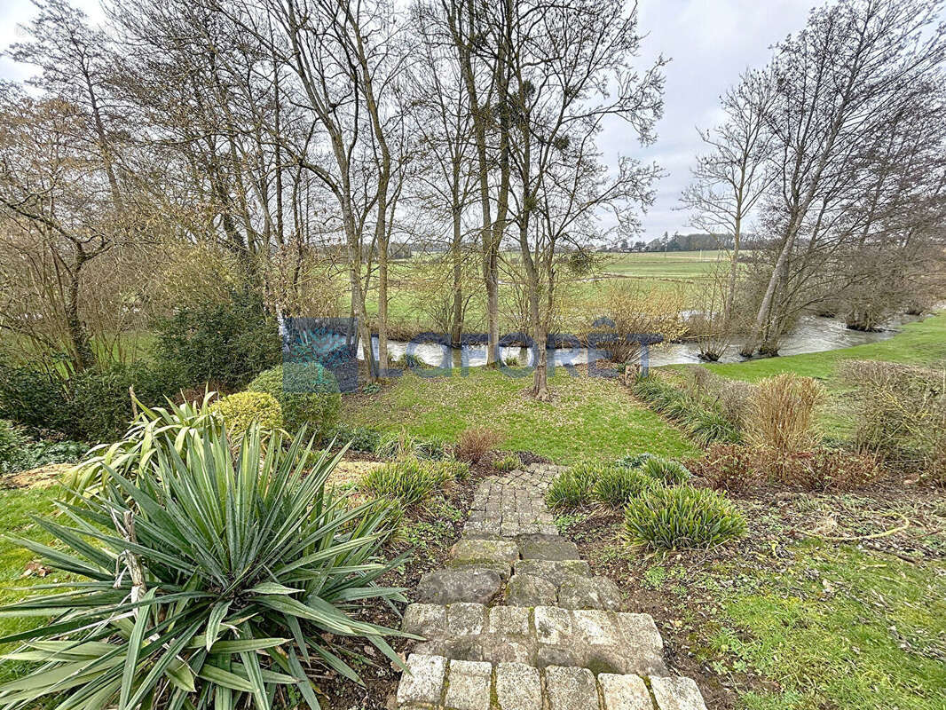 Maison à SAINT-OUEN-D'ATTEZ