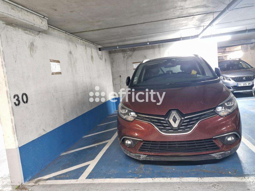 Parking à LES PAVILLONS-SOUS-BOIS