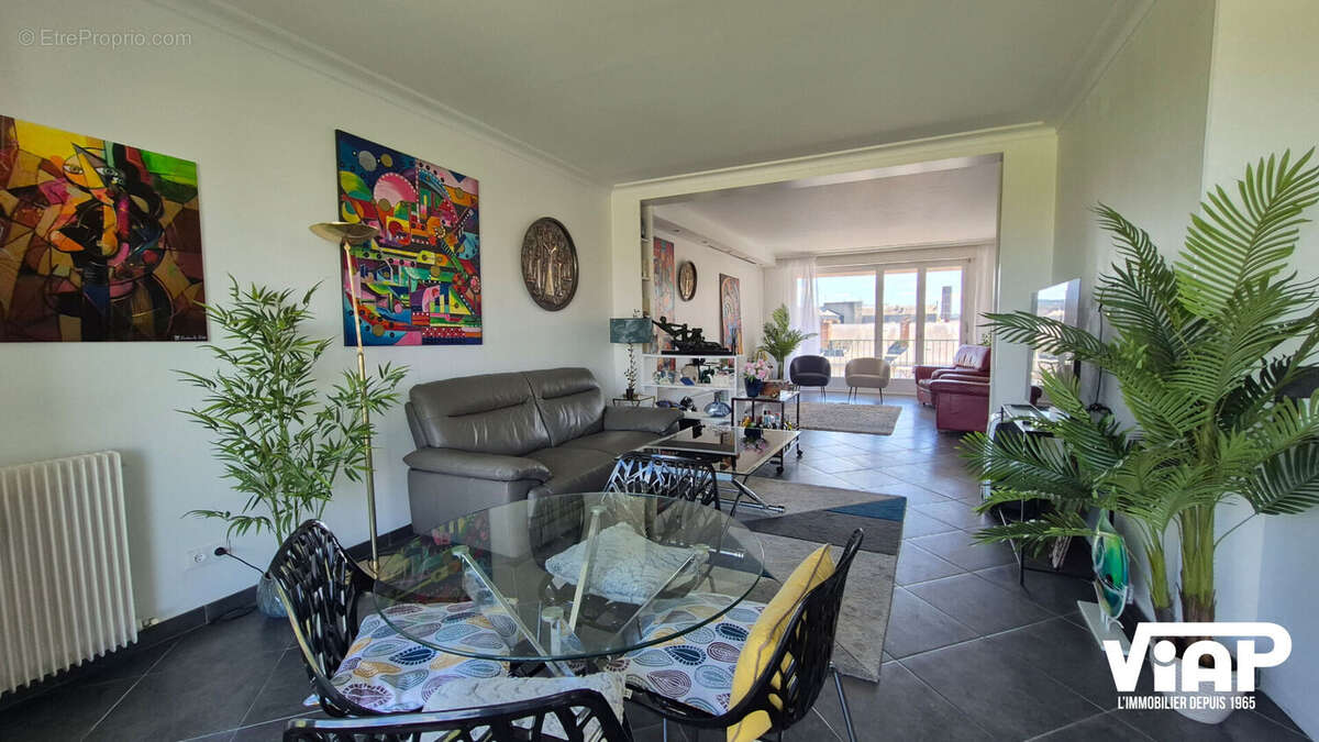 Appartement en Excellent état avec terrasses et garage - photo 2