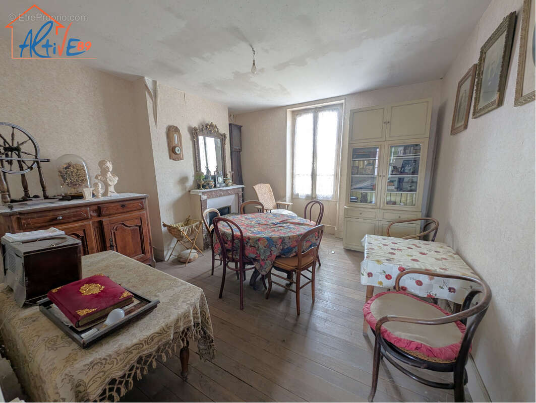 Maison à CHASSY