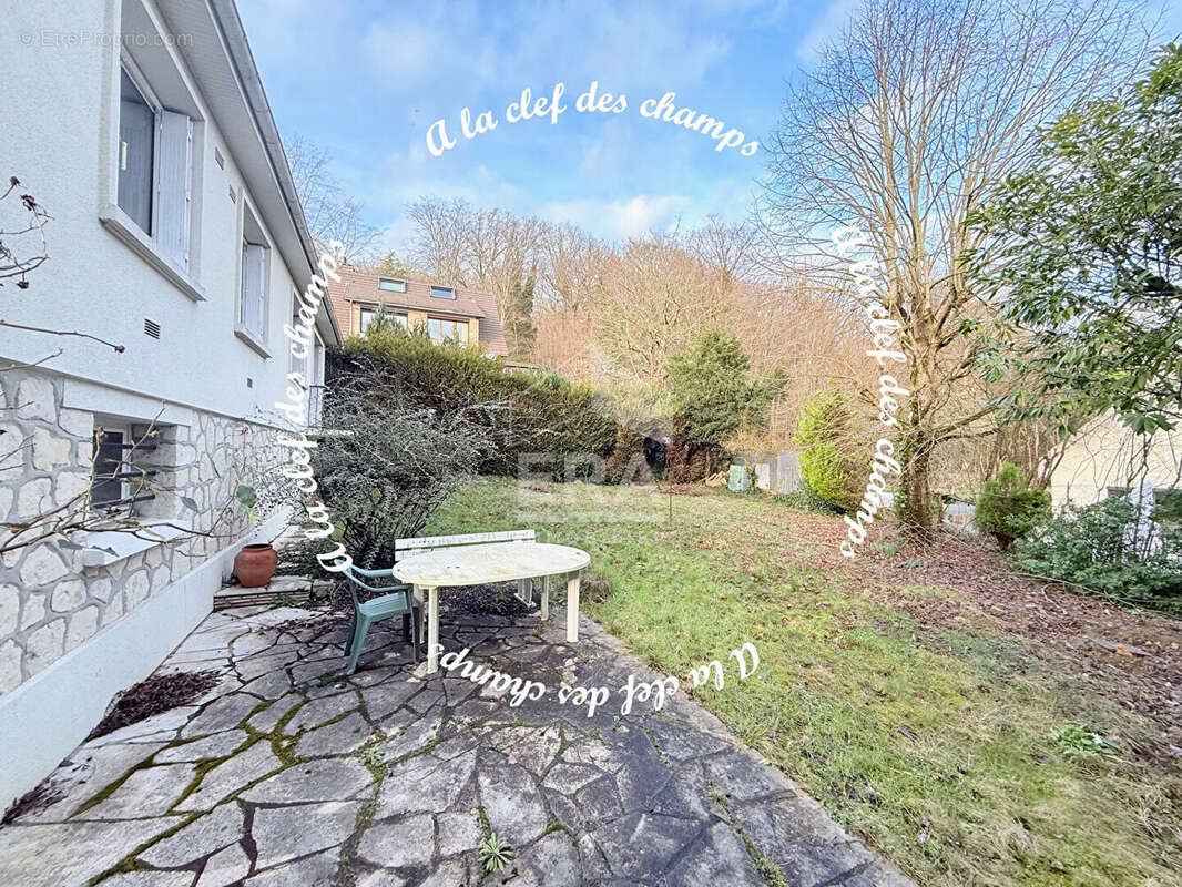 Maison à BURES-SUR-YVETTE