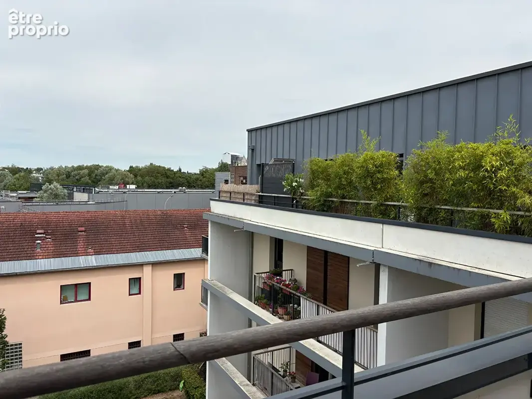 RARE SUR LE MARCHÉ Appartement T2 avec balcon, vue Cathédrale et parking - photo 8