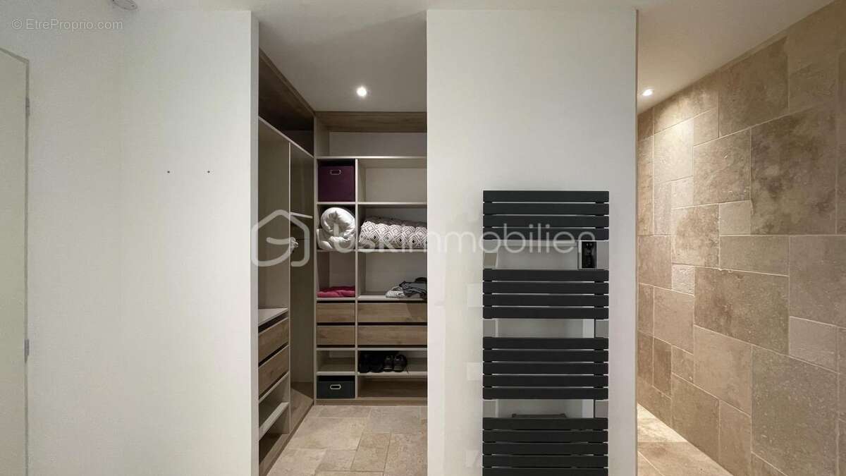 Pézenas — Élégante villa de plain-pied rénovée, 160 m², terrain 1 970 m² avec piscine chauffée - photo 13