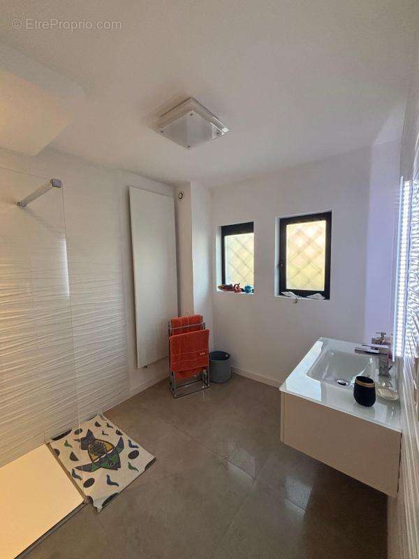 Pau Trespoey, villa à vendre - 220m² - 4 chambres, bureau, garage, buanderie et piscine - photo 19