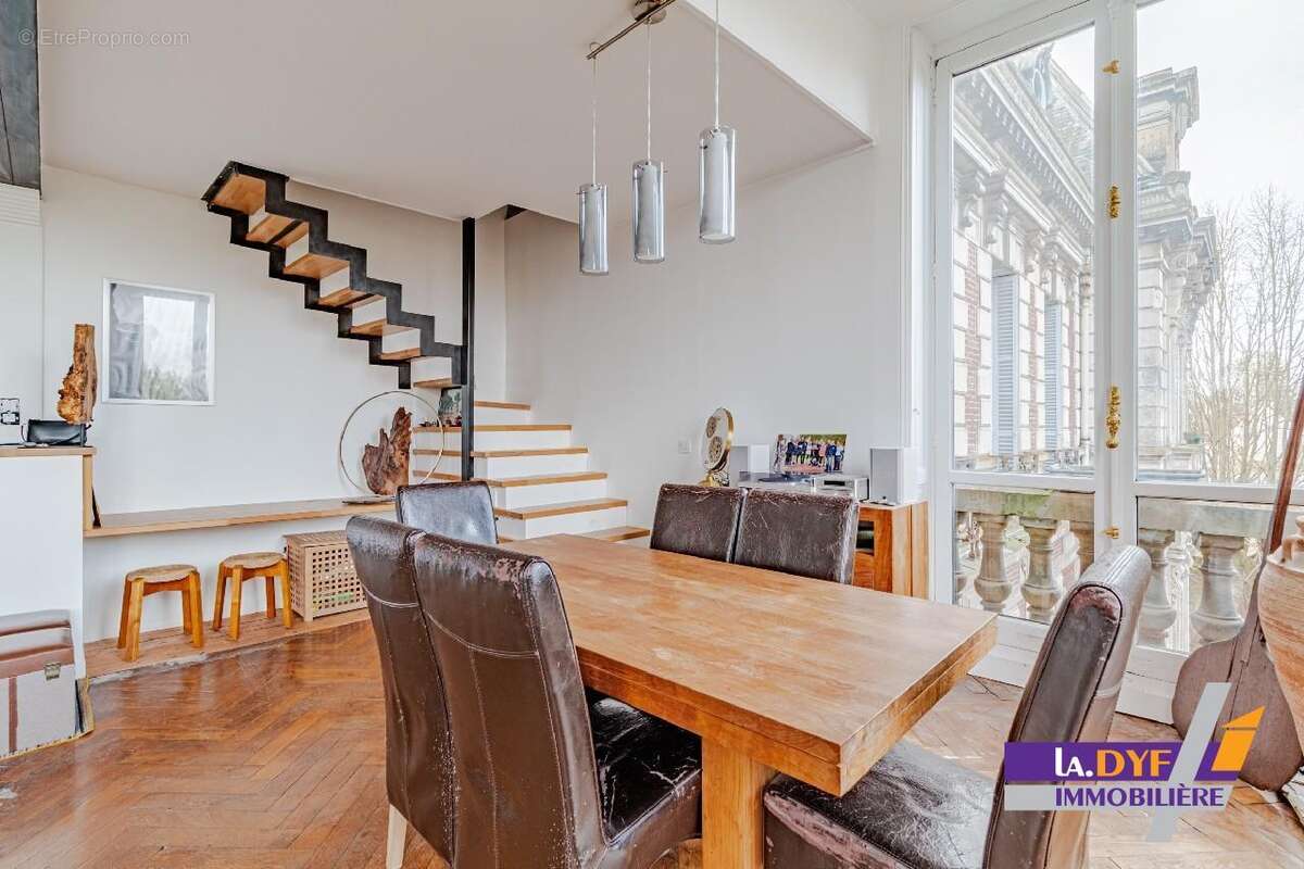 Appartement à COMPANS