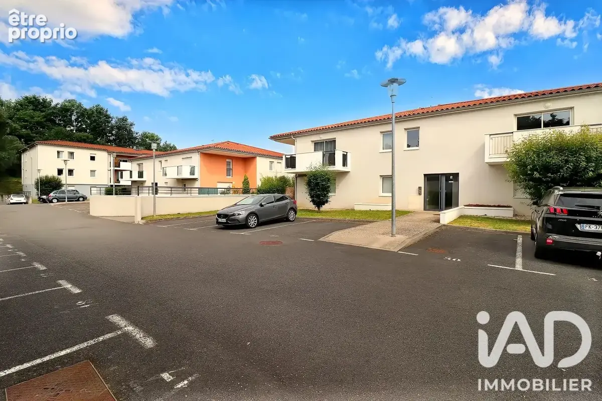 Photo 2 - Appartement à SAINT-PRIEST-EN-JAREZ