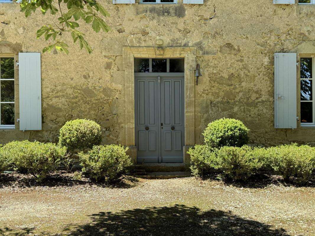 Maison à VIC-FEZENSAC