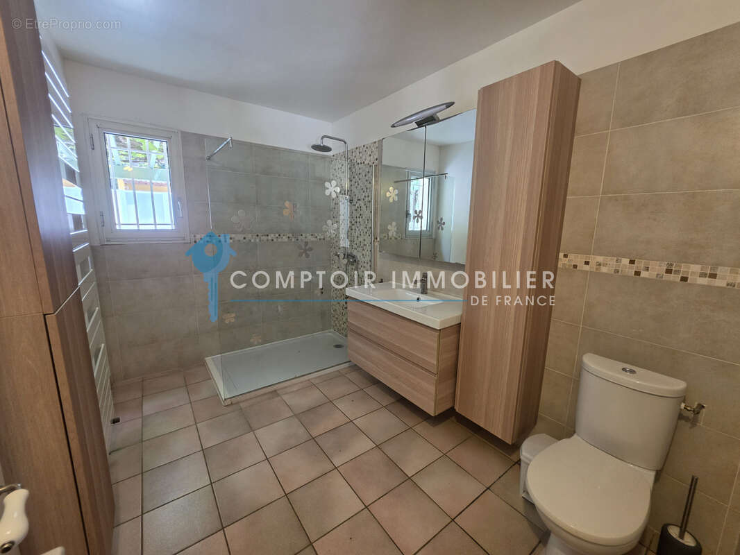 Dépt Hérault (34) -Aniane - À vendre - Villa T4/T5 avec terrasses, piscine, garage, sous-sol, parcelle de 1800 - photo 18