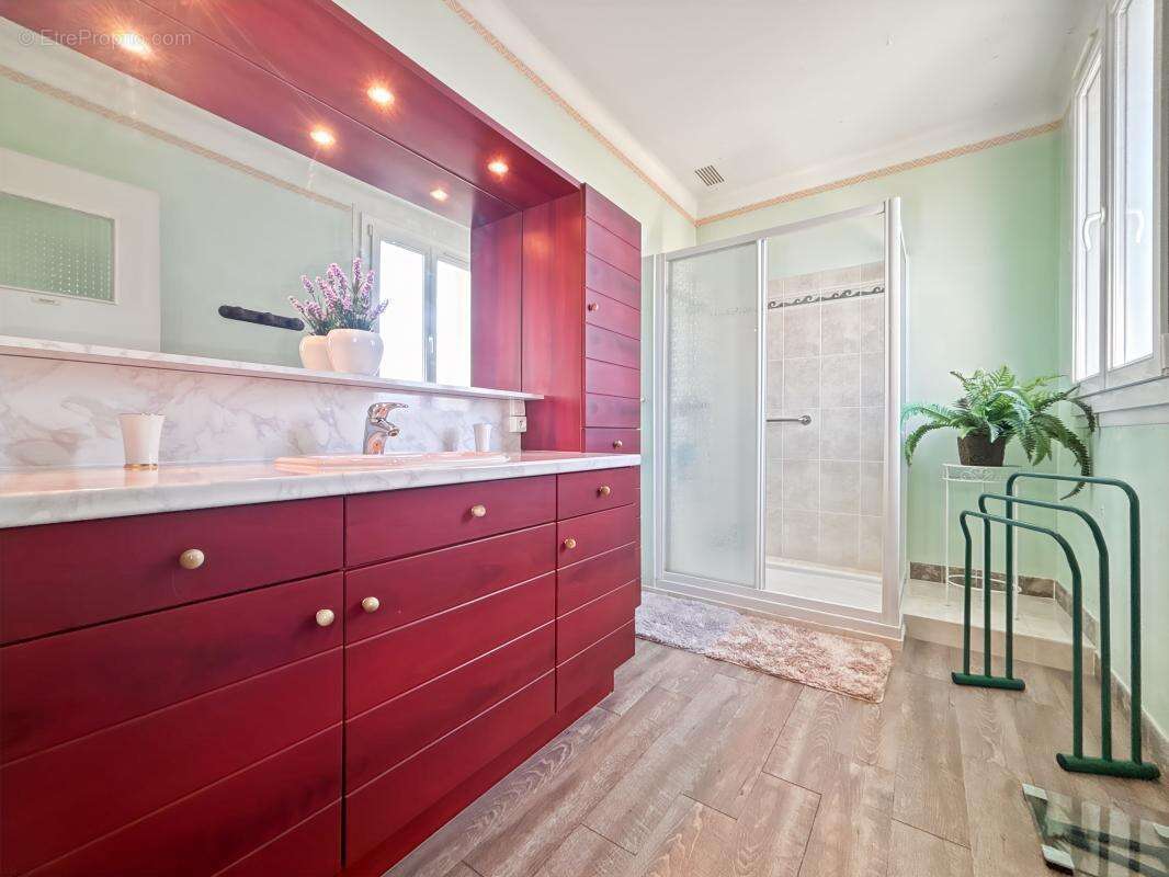 Maison à CHATEAU-ARNOUX-SAINT-AUBAN