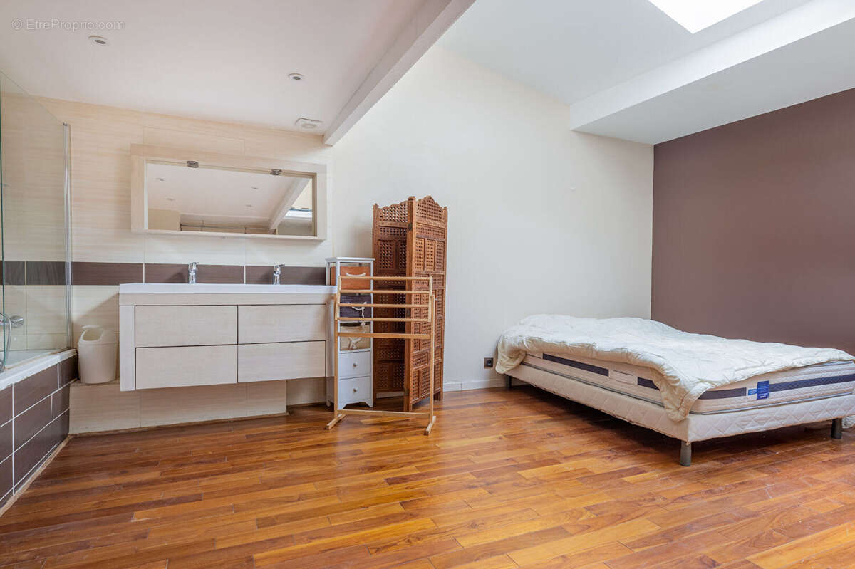 Appartement à PARIS-19E