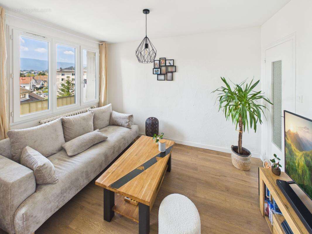 Appartement à BARBERAZ