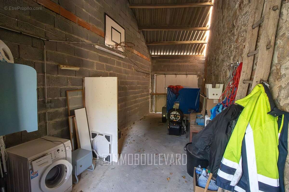 Maison avec jardin et garage à St. Maurice près Pionsat - photo 29