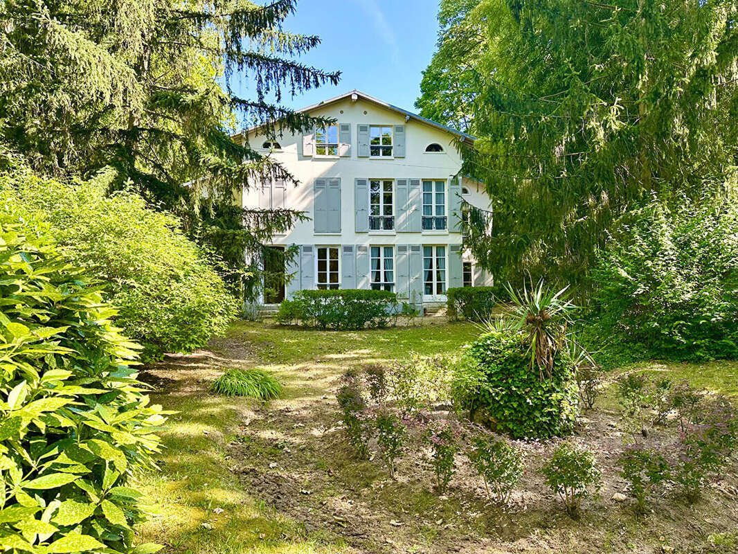 Appartement à MAISONS-LAFFITTE
