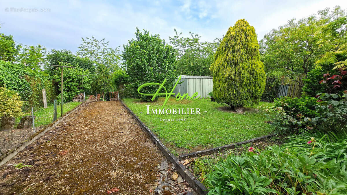 Maison 99 m² à Saint-Germain-Du-Puy  - photo 9