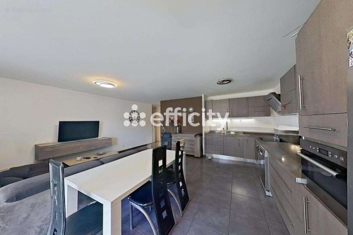 Appartement à BONNEVILLE