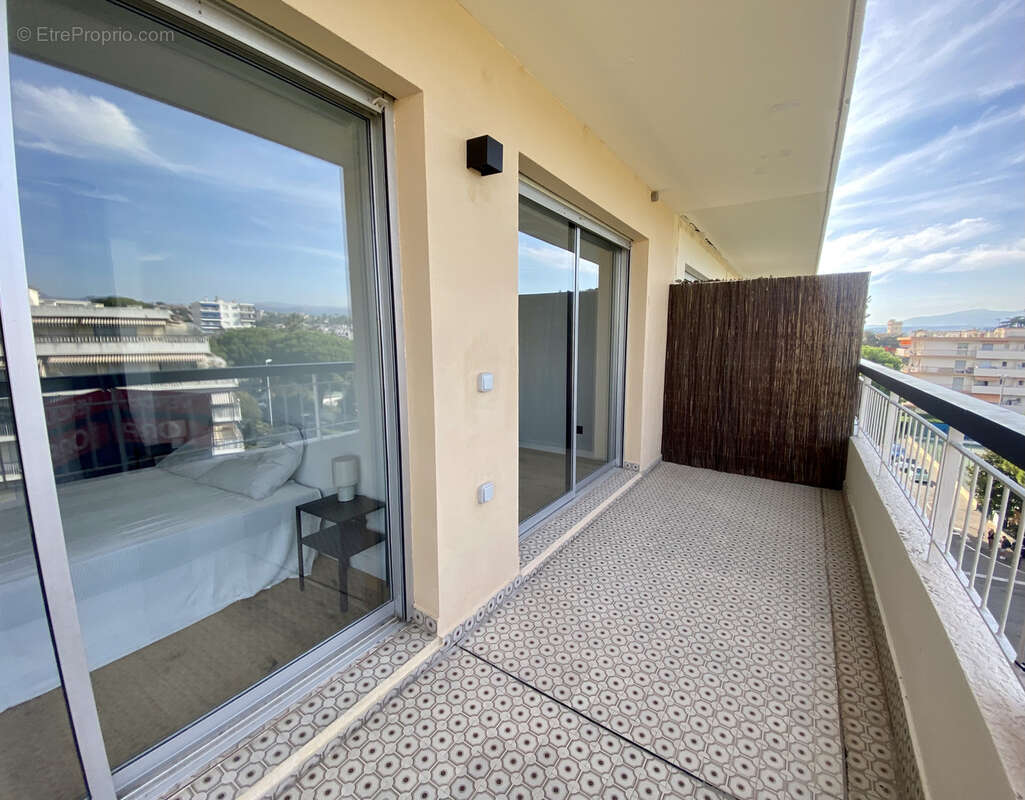 Appartement à SAINT-LAURENT-DU-VAR