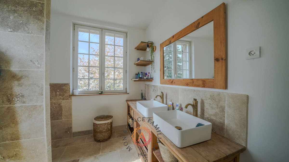 Maison 9 pièces de 243 m2 - photo 7
