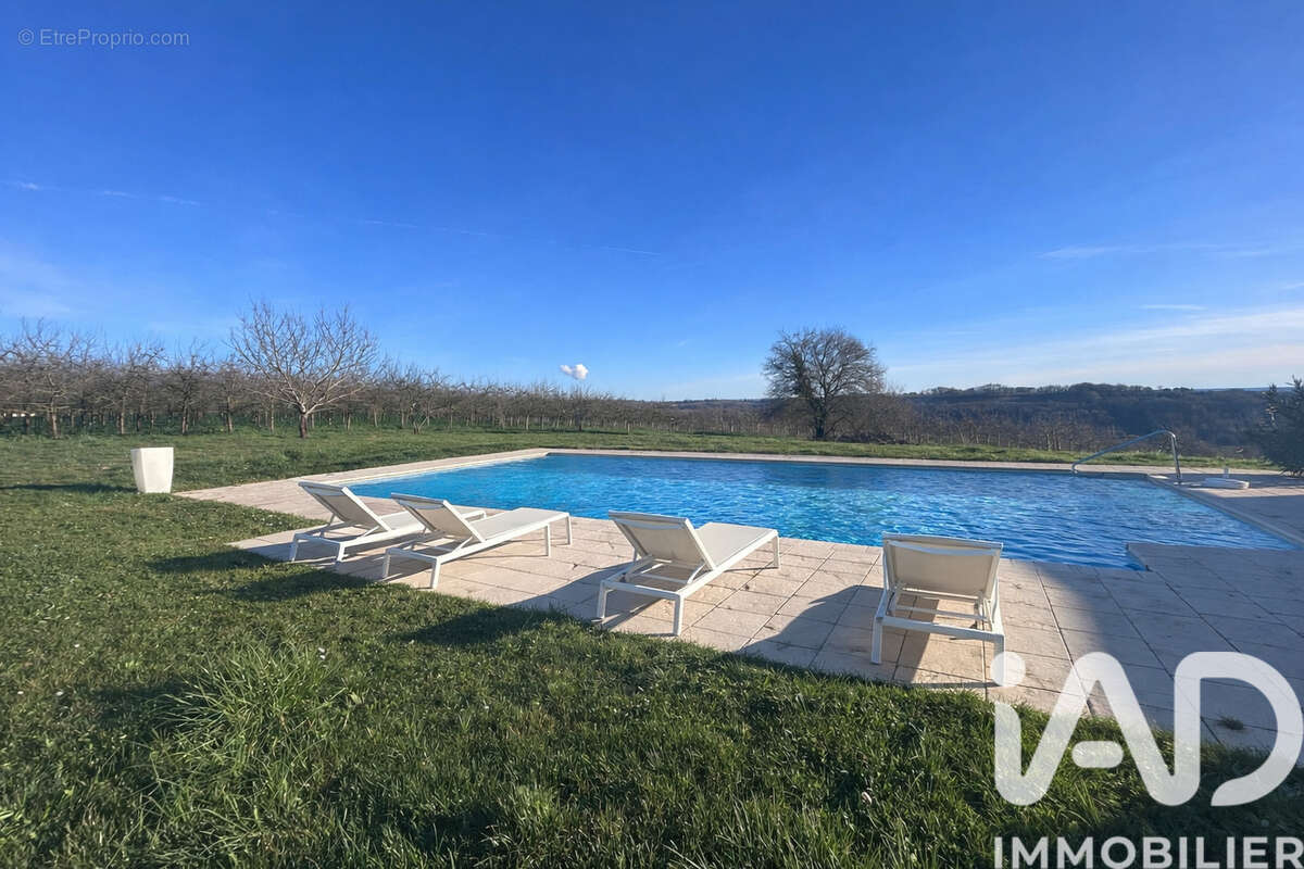 Maison 272 m² à Madaillan  - photo 7