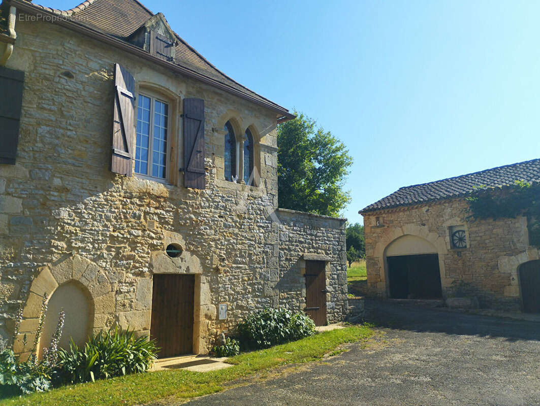 Maison à LES JUNIES