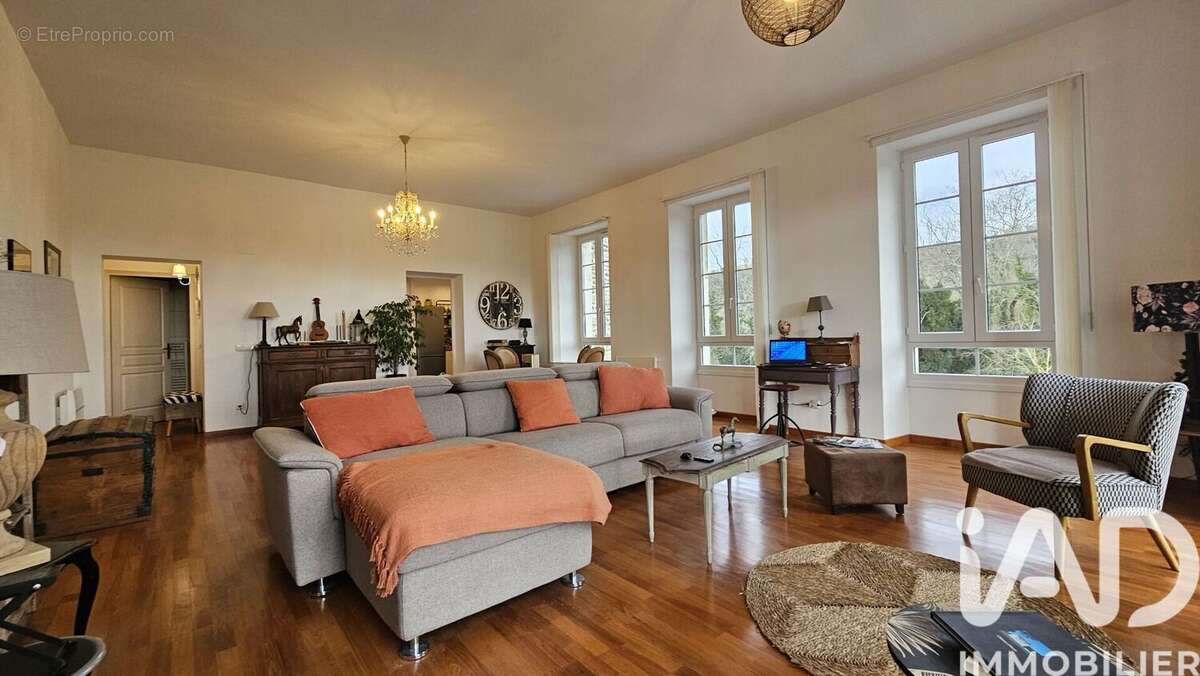 Appartement 83 m² à Escos  - photo 7