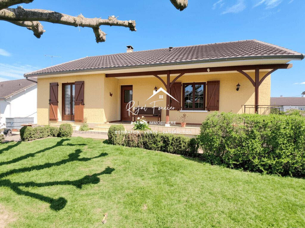 Pavillon de 88m²  - Maison à DANGE-SAINT-ROMAIN