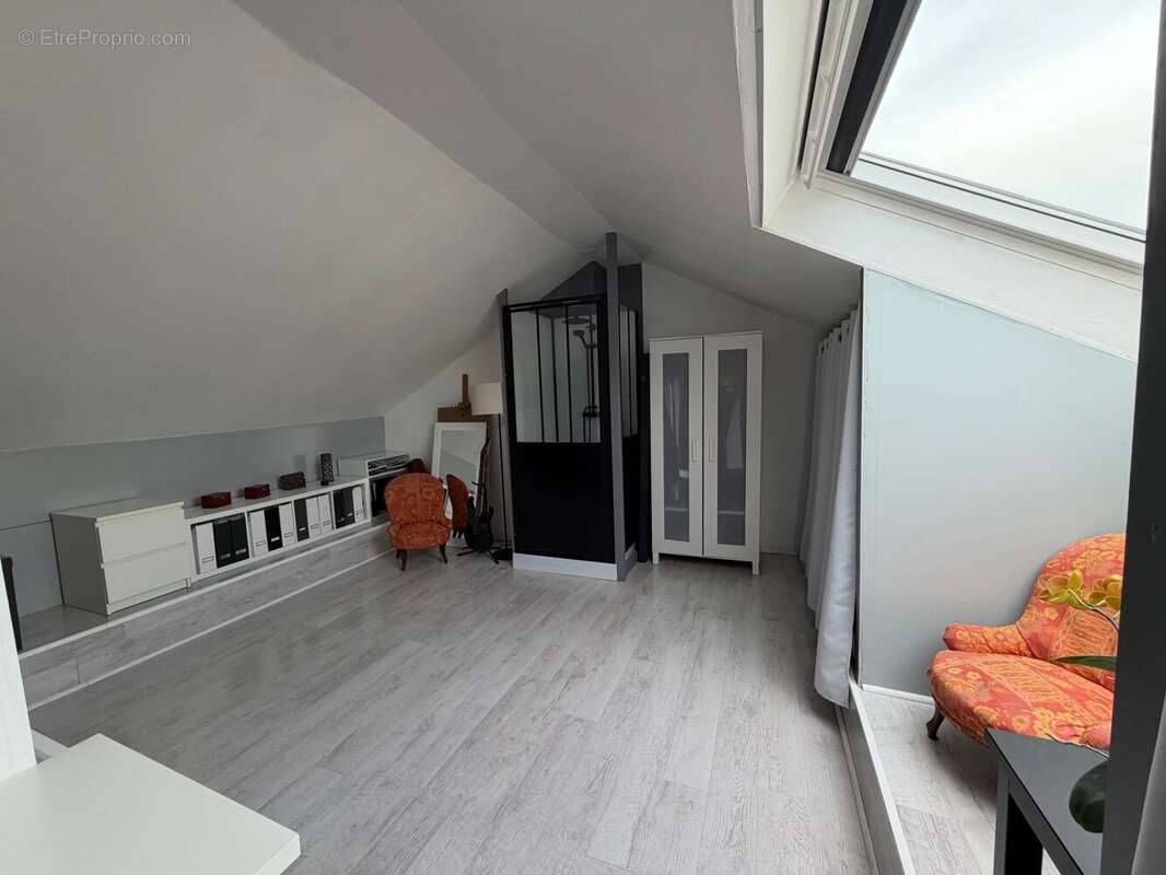 Maison à LE MESNIL-SAINT-DENIS