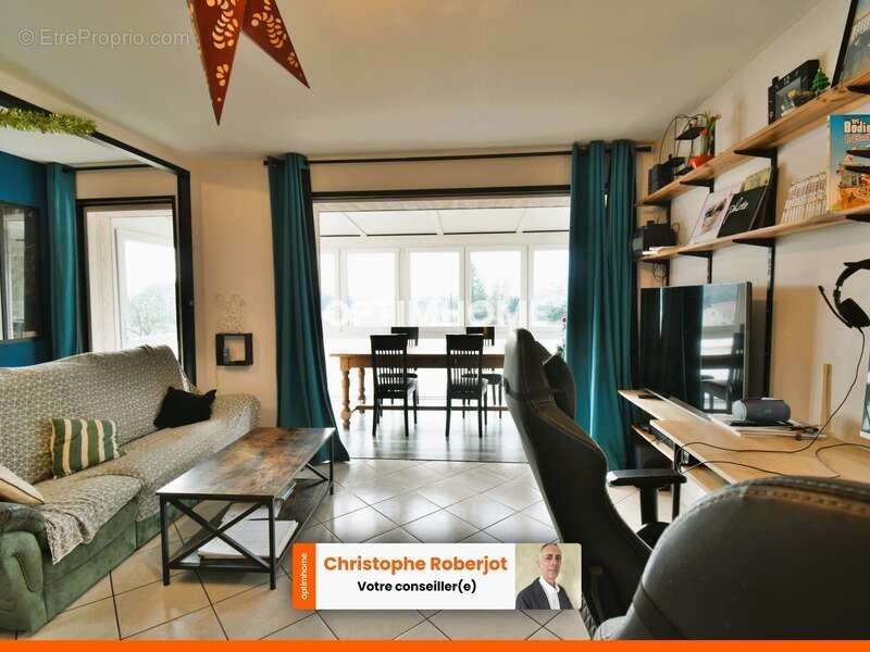 Maison à OUROUX-SUR-SAONE