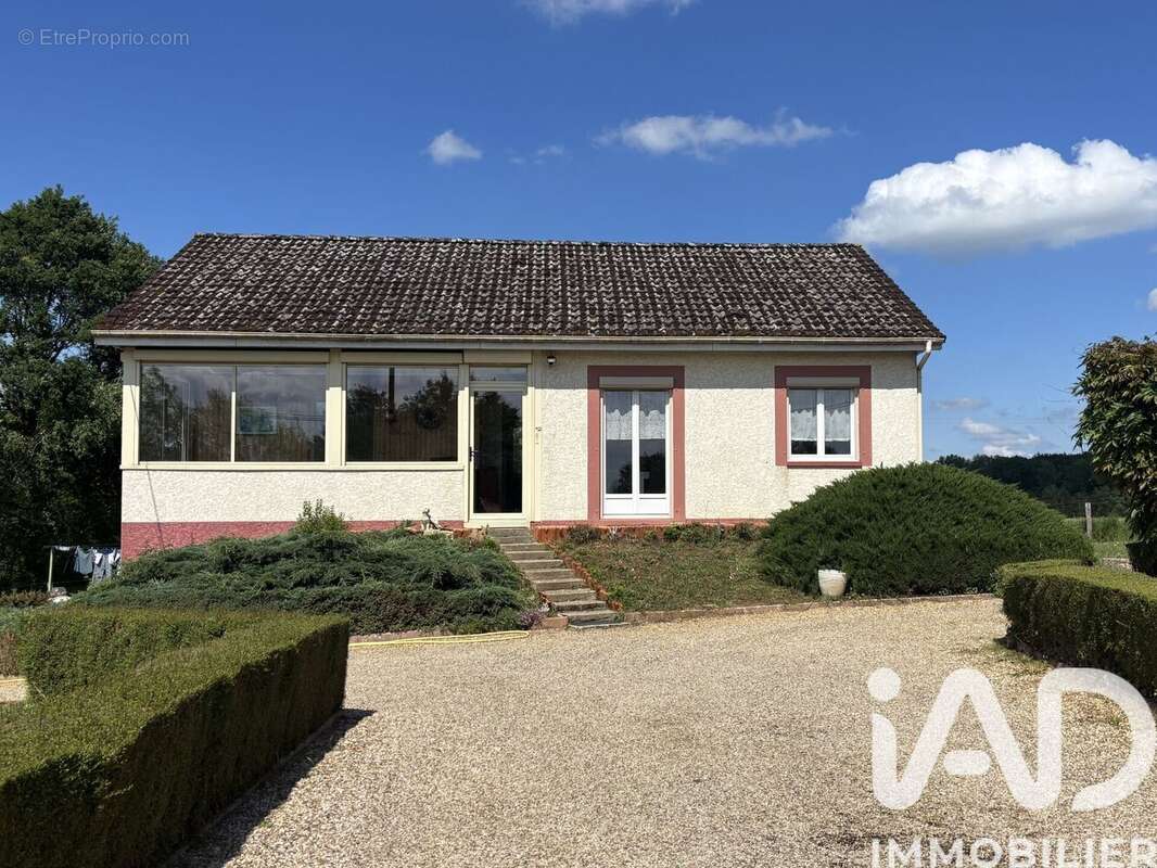 Maison 110 m² à Branges  - photo 2