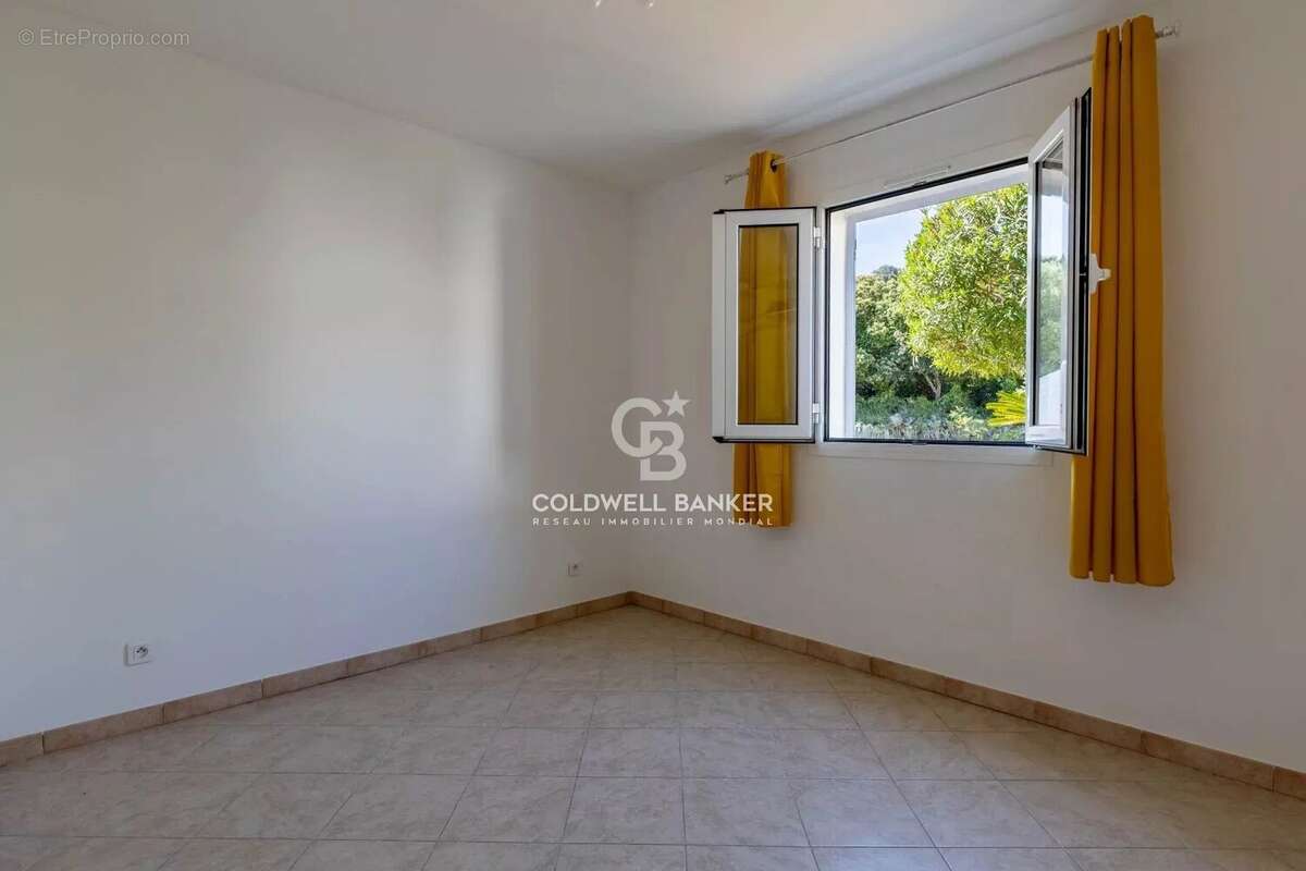 Appartement à L'ILE-ROUSSE