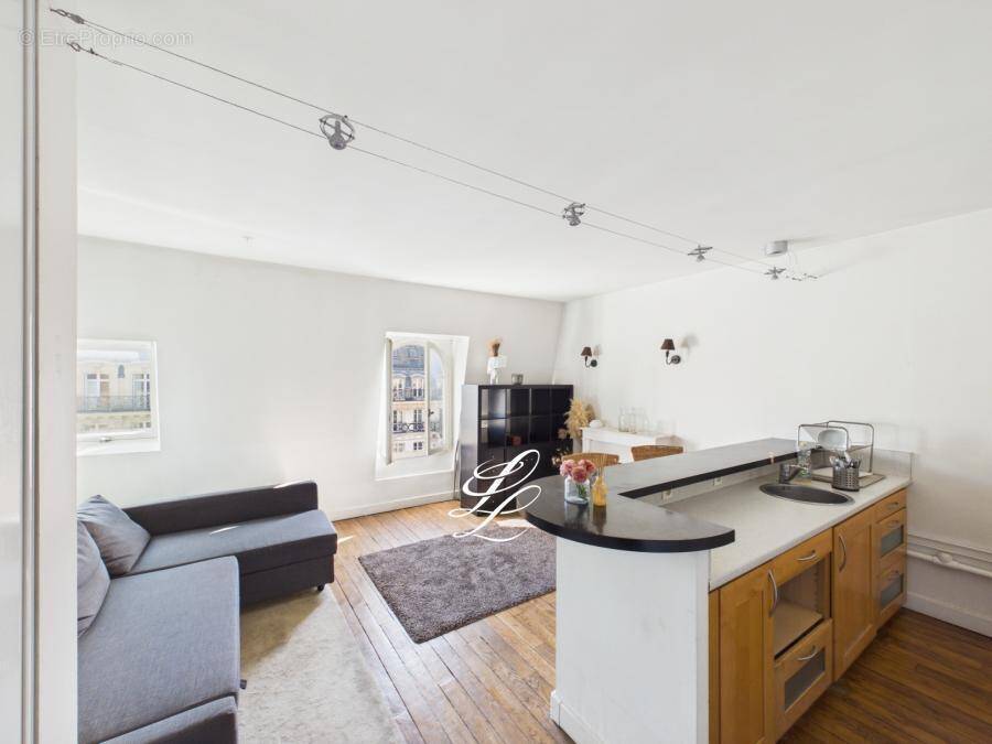 Appartement à PARIS-17E