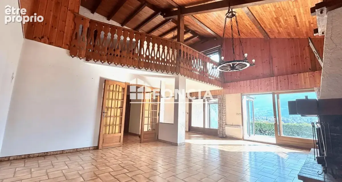 Villa spacieuse avec T2 indépendant, vue dégagée et vaste garage - photo 4