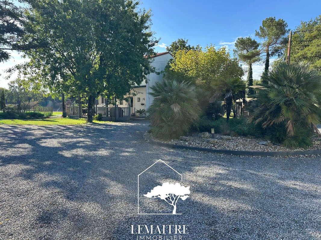 Maison à LES MATHES