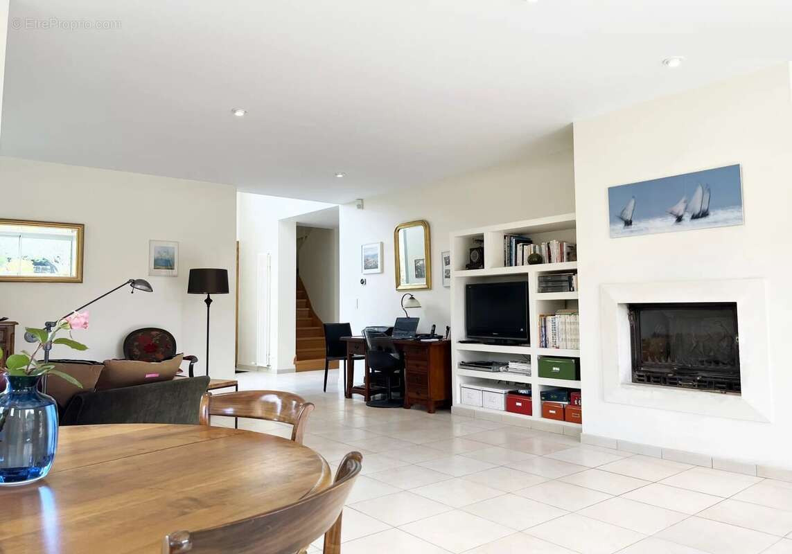 Maison à L'ISLE-SUR-LA-SORGUE