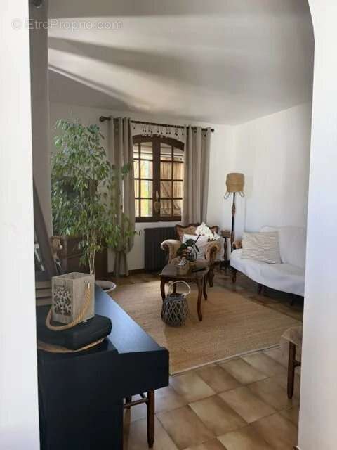 Villa familiale de 203 m² avec 2 logements sur 890 m² de terrain BORGO - photo 5