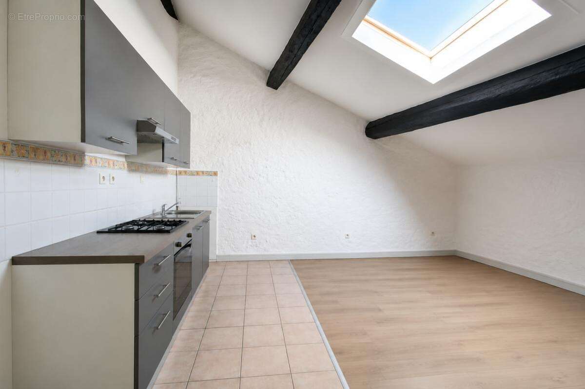 Immeuble de rapport  2 appartements et grand garage de 90 m Argeliers - photo 7