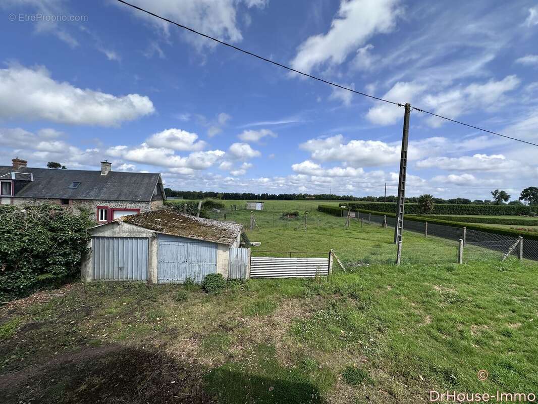 Maison à SAINT-MARTIN-DES-BESACES