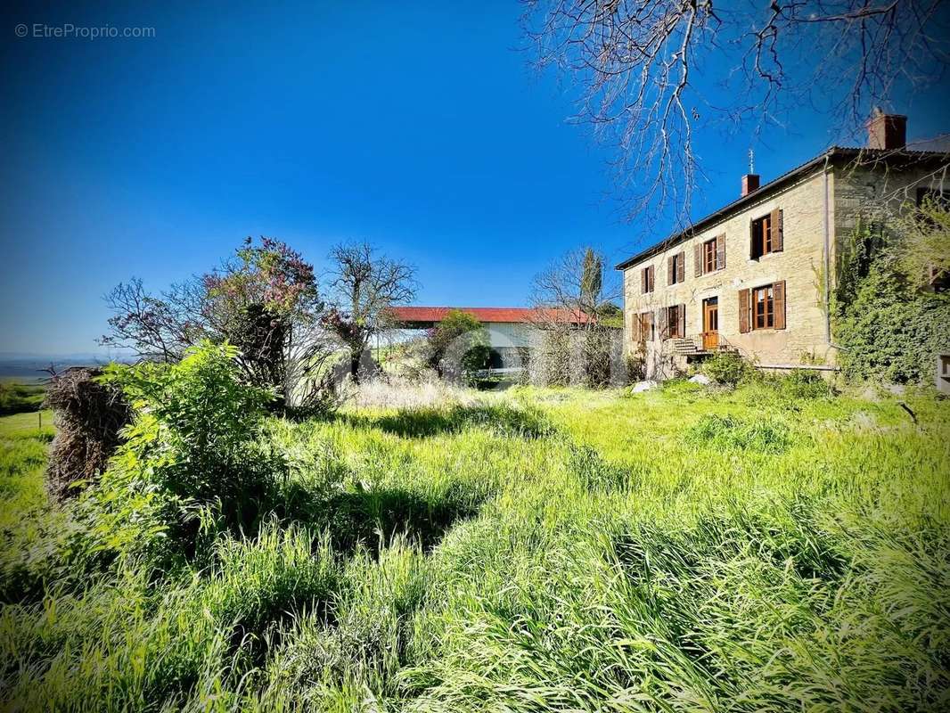 Maison à AIGUEPERSE