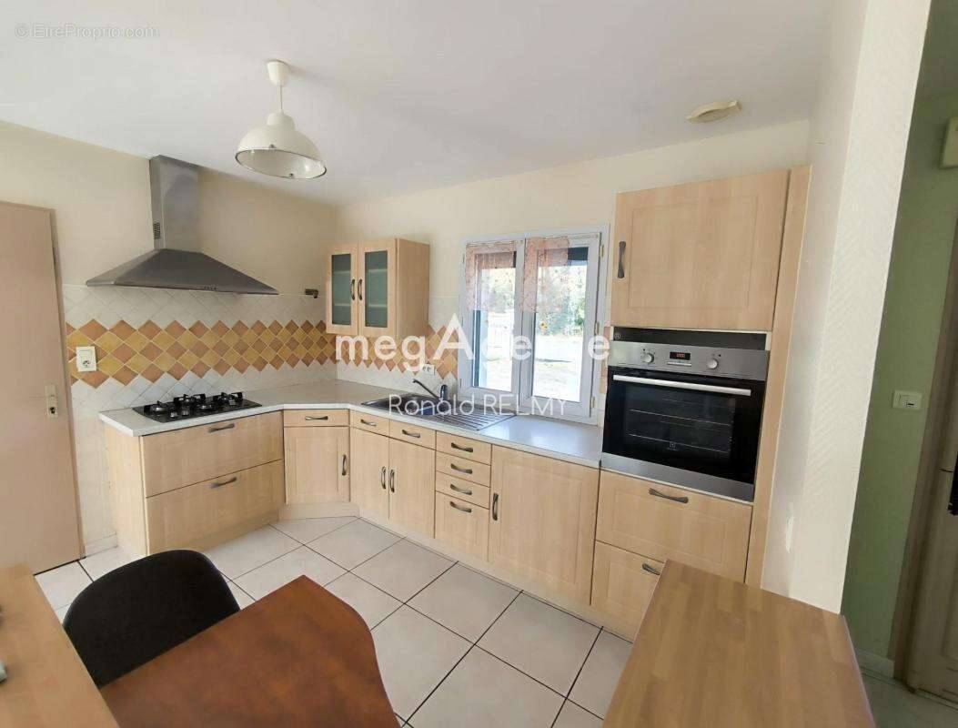 Maison à BEAULIEU-SOUS-LA-ROCHE