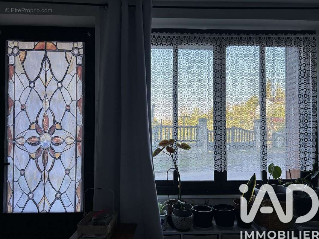 Maison 72 m² à Ravieres  - photo 2