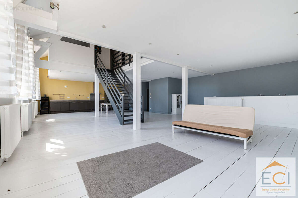 A VENDRE - magnifique loft familial aux beaux volumes - photo 2