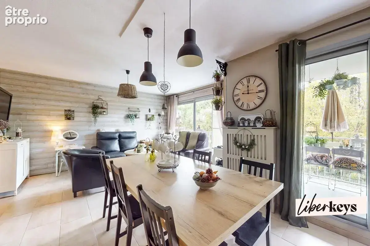 Rare à Tremblay-en-France – F2 de 48,89 m² entièrement rénové, dernier étage avec balcon et vue sur les arbres - photo 2
