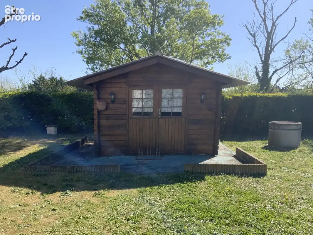 Villa de plain-pied, piscine, terrain paysagé et appartement indépendant. - photo 8