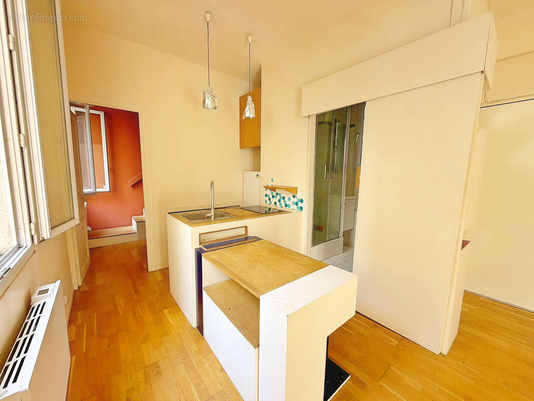 Appartement à PARIS-18E