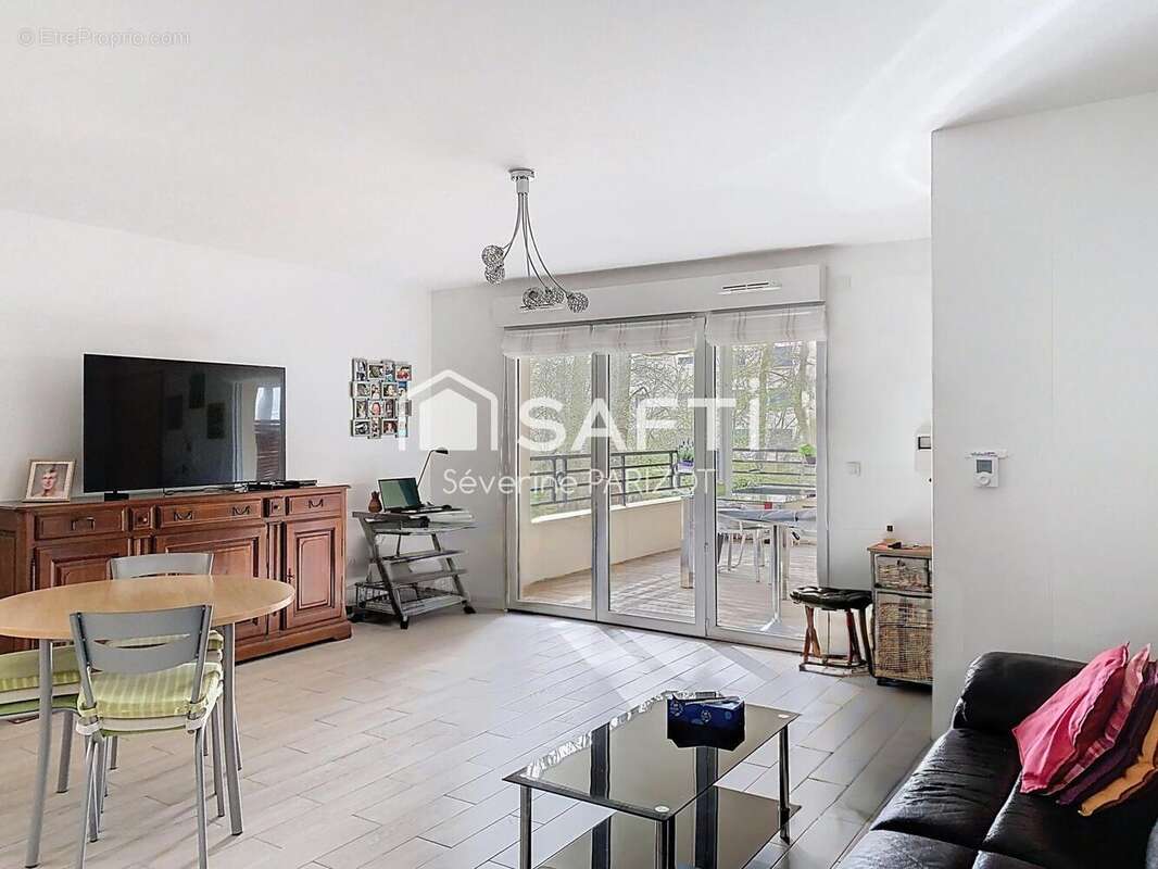 Photo 2 - Appartement à LE PLESSIS-TREVISE