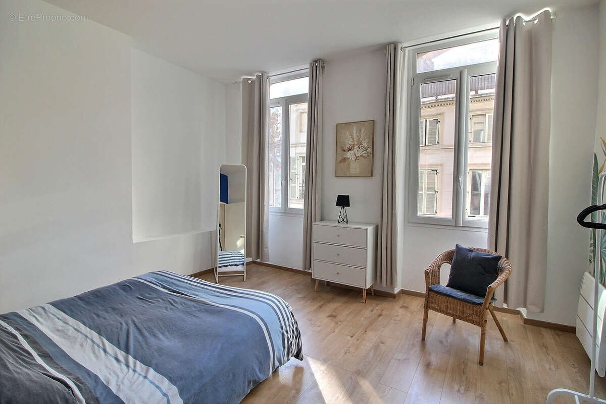 Appartement à MARSEILLE-6E
