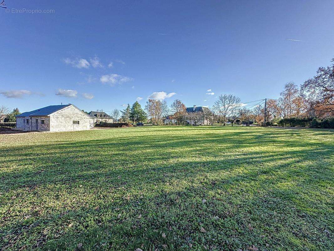 Terrain à AGEN-D&#039;AVEYRON