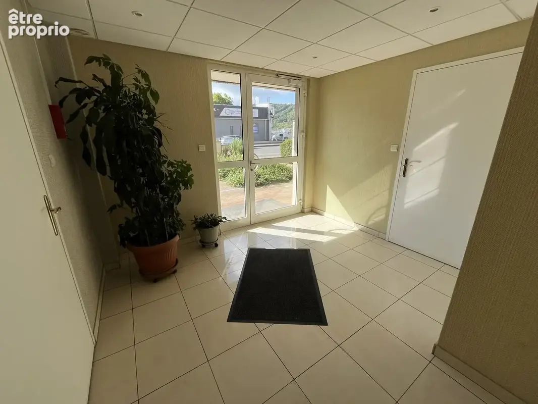 Appartement F2 avec cave, garage, et terrasse - photo 7