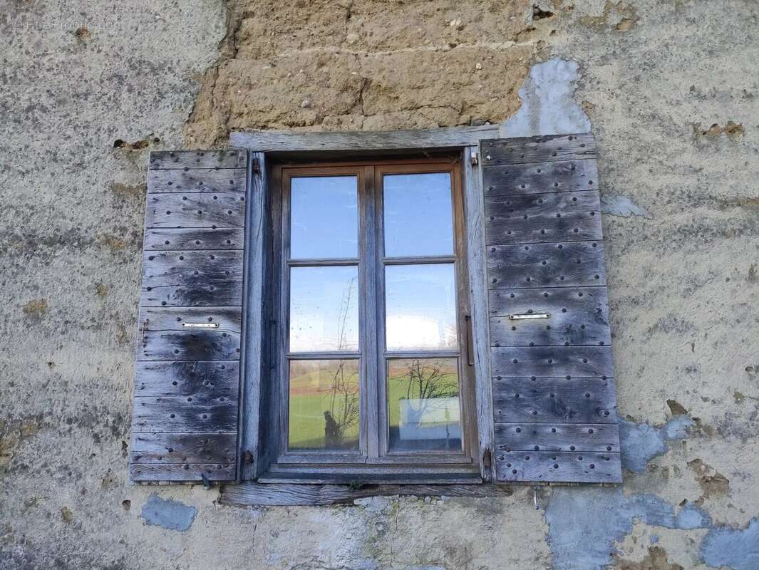 Appartement à SAINT-JEAN-D&#039;AVELANNE